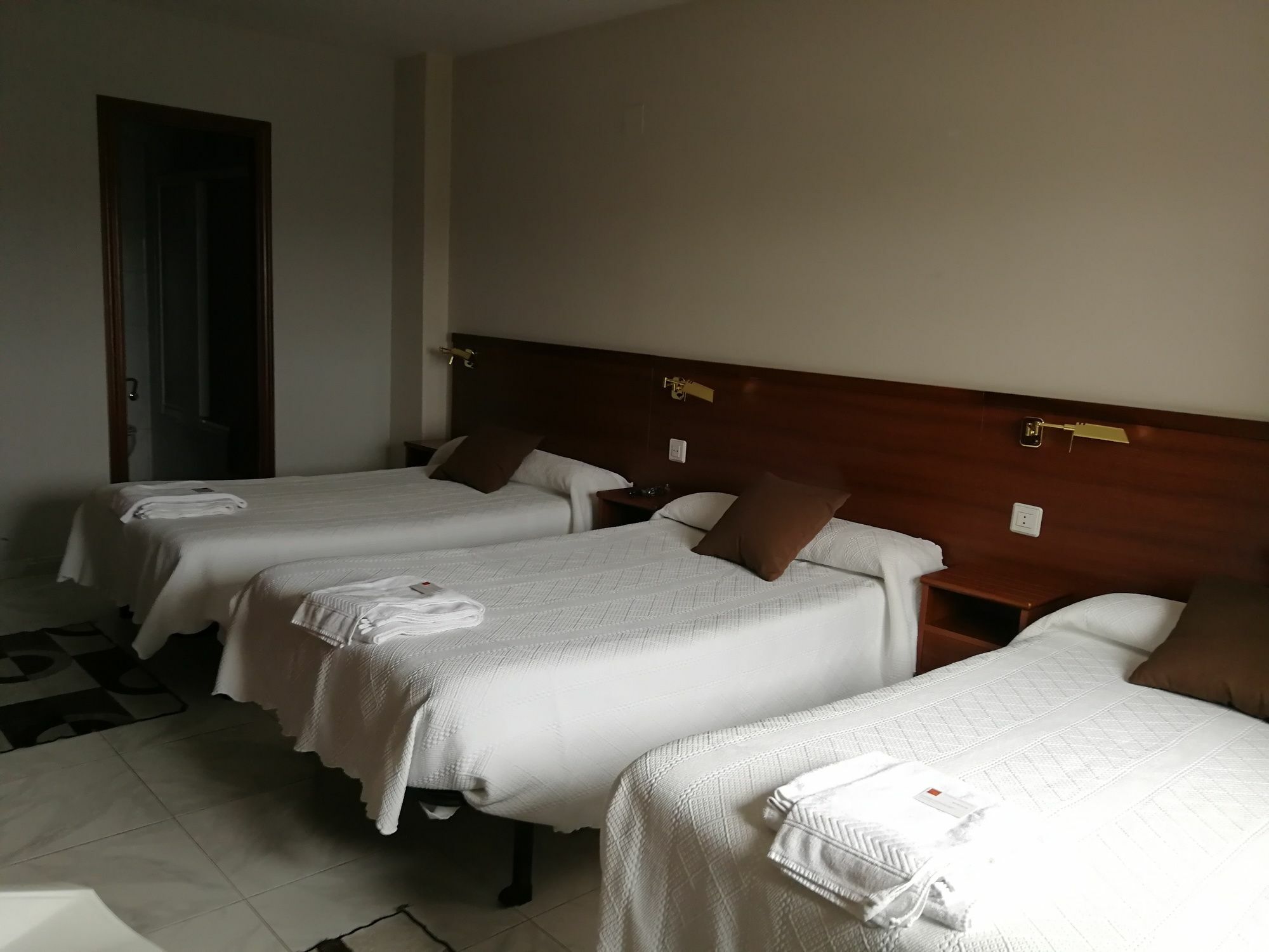 Hostal Cerecedo León Kültér fotó